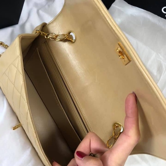 Chanel - Picture 4 of 8